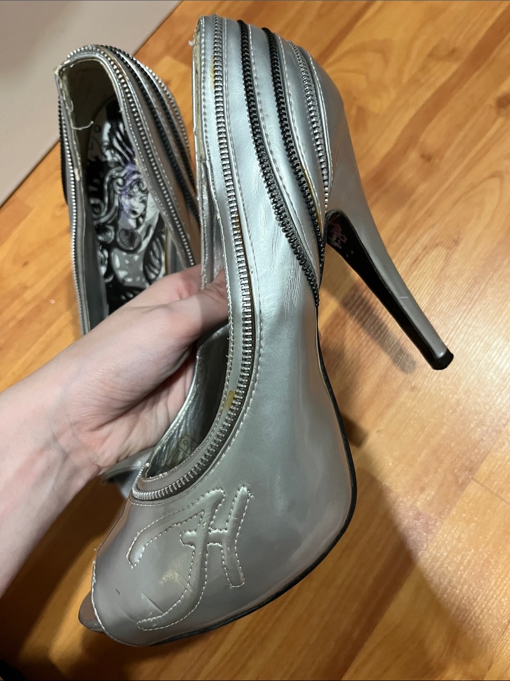 Ed Hardy Pre-Own Heels - Picture 6 of 10